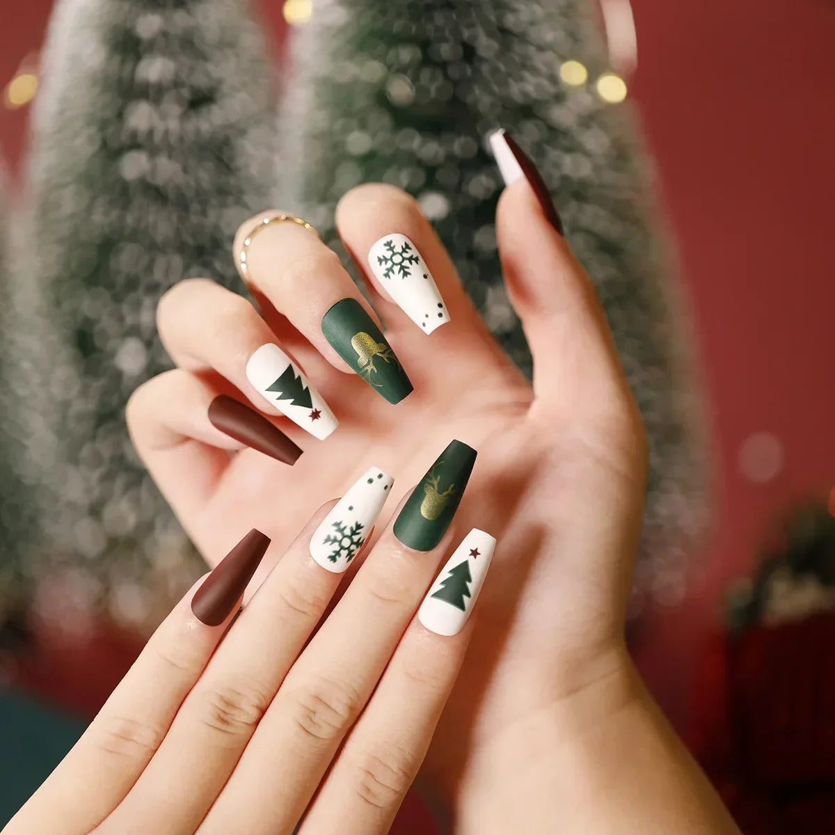 Gold Powder Christmas Fake Nails – Festive Glitter Press‑On Nail Set for Holiday Parties & Winter Glam