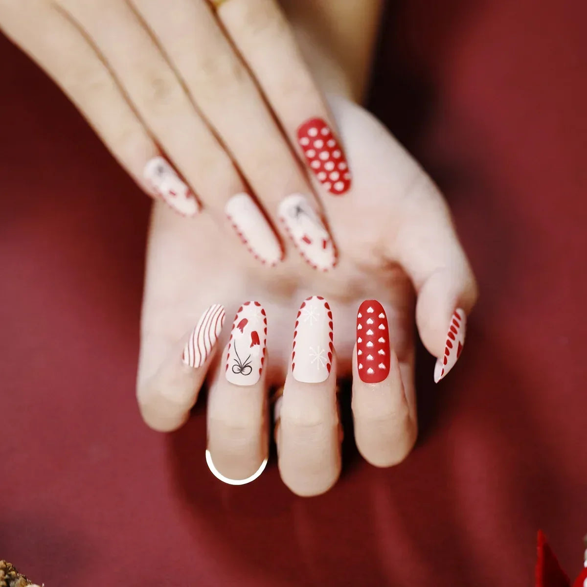 Gold Powder Christmas Fake Nails – Festive Glitter Press‑On Nail Set for Holiday Parties & Winter Glam