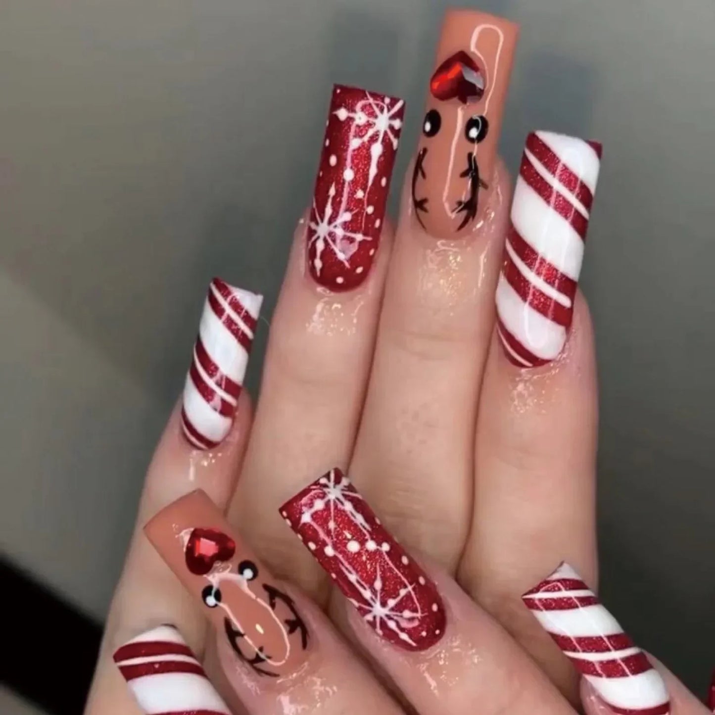 Gold Powder Christmas Fake Nails – Festive Glitter Press‑On Nail Set for Holiday Parties & Winter Glam