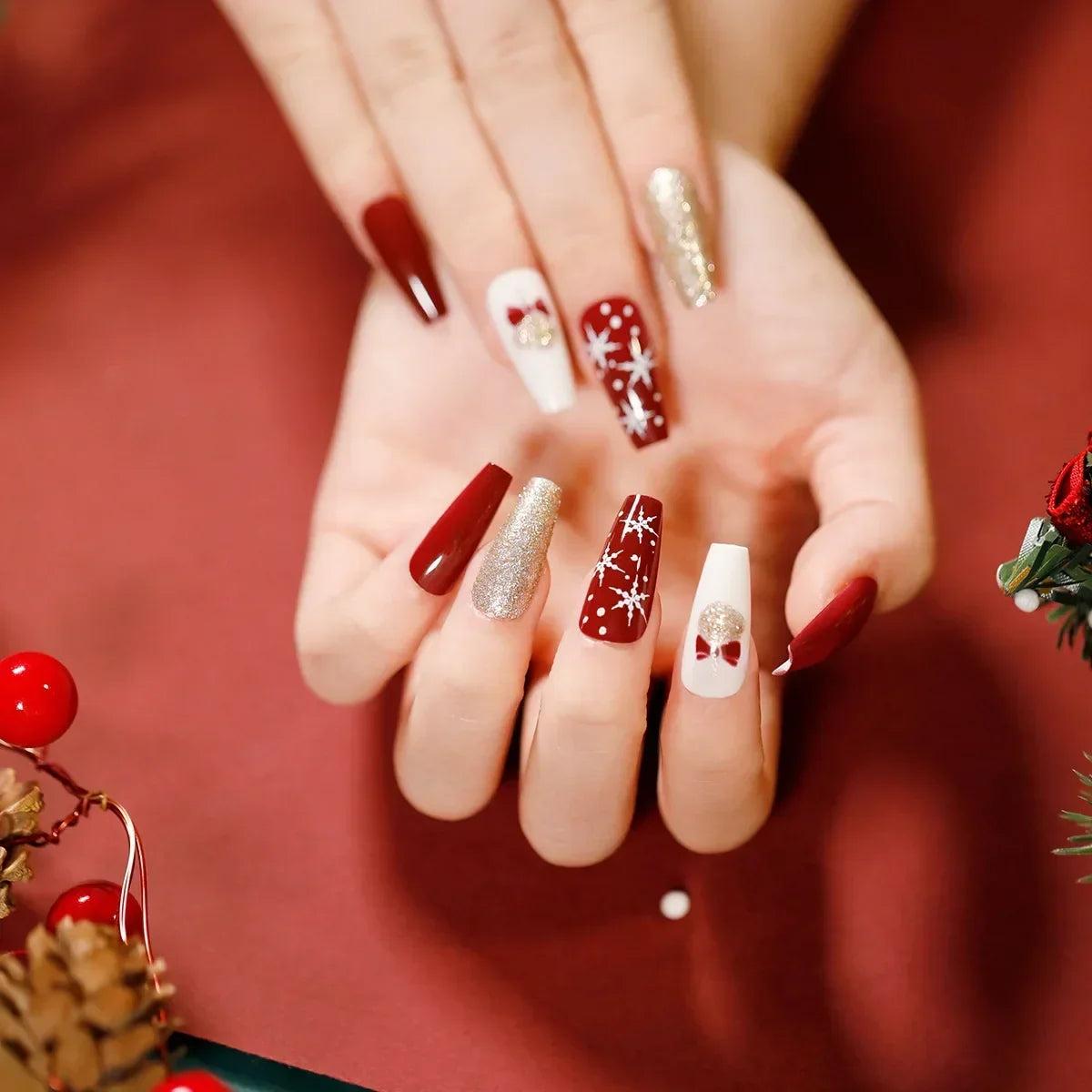 Gold Powder Christmas Fake Nails – Festive Glitter Press‑On Nail Set for Holiday Parties & Winter Glam