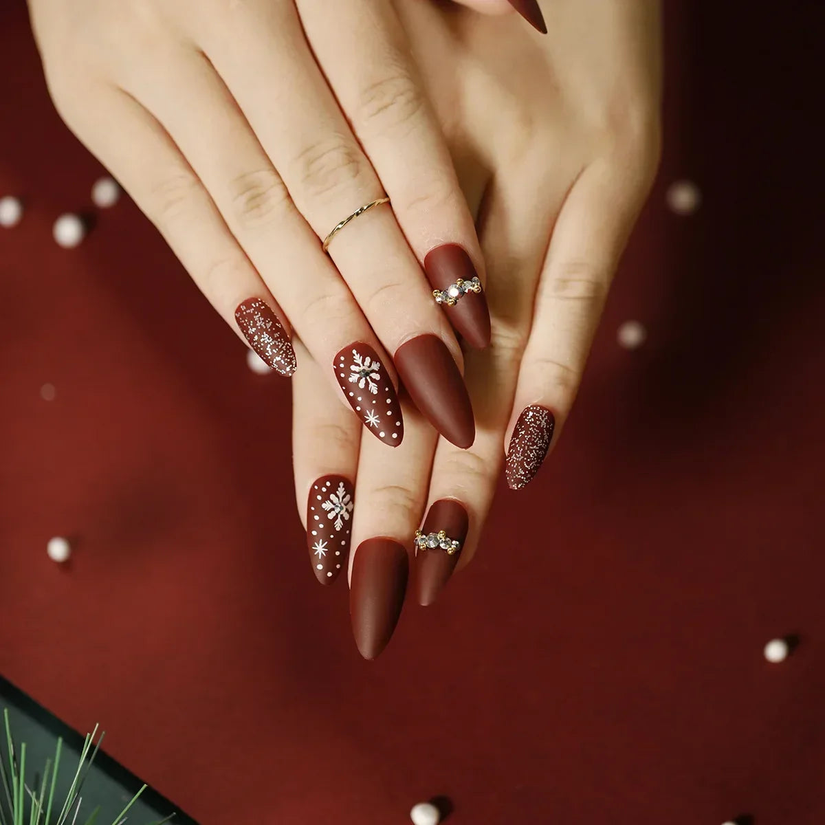 Gold Powder Christmas Fake Nails – Festive Glitter Press‑On Nail Set for Holiday Parties & Winter Glam